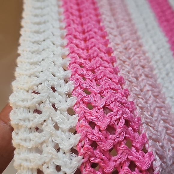 Hand Crafted Crochet Halter Crop Top Floral Granny Square Pink White One Size - Picture 9 of 17